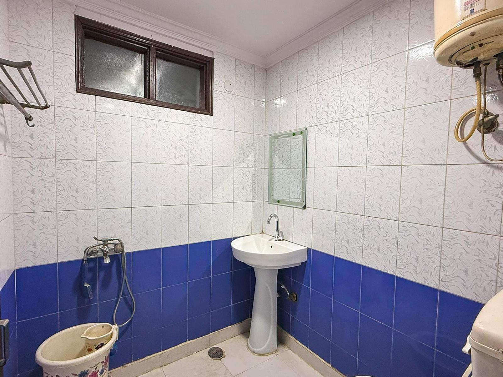 J Joy - Karol Bagh Hotel