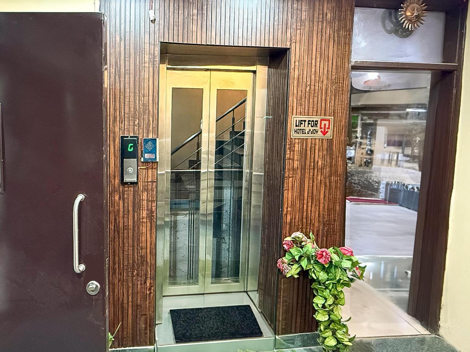 J Joy - Karol Bagh Hotel 3*