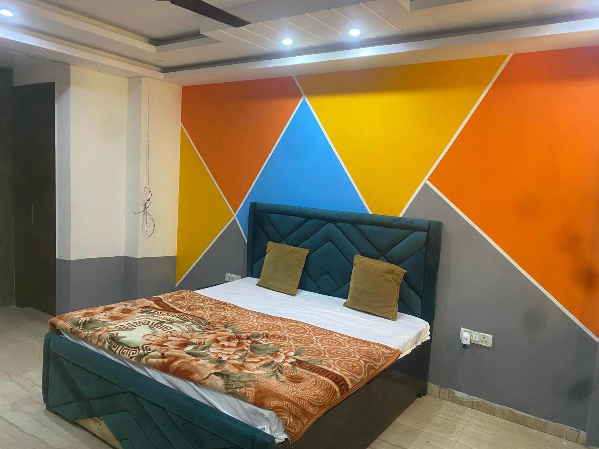Hotel Pari Residency 4*