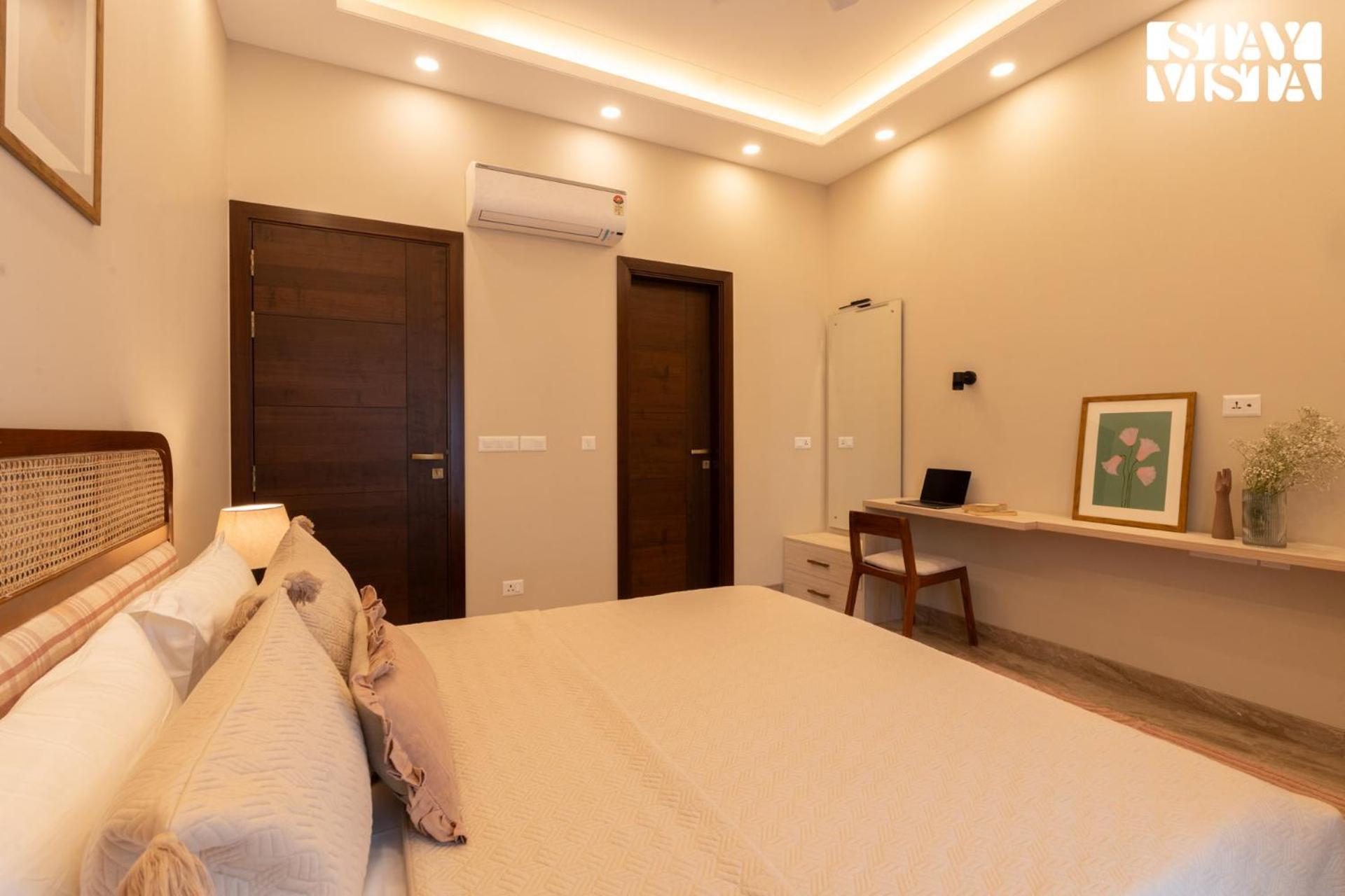 Vista Residences At Gk 1 - Air Purifier And Complimentary Breakfast * New Delhi
