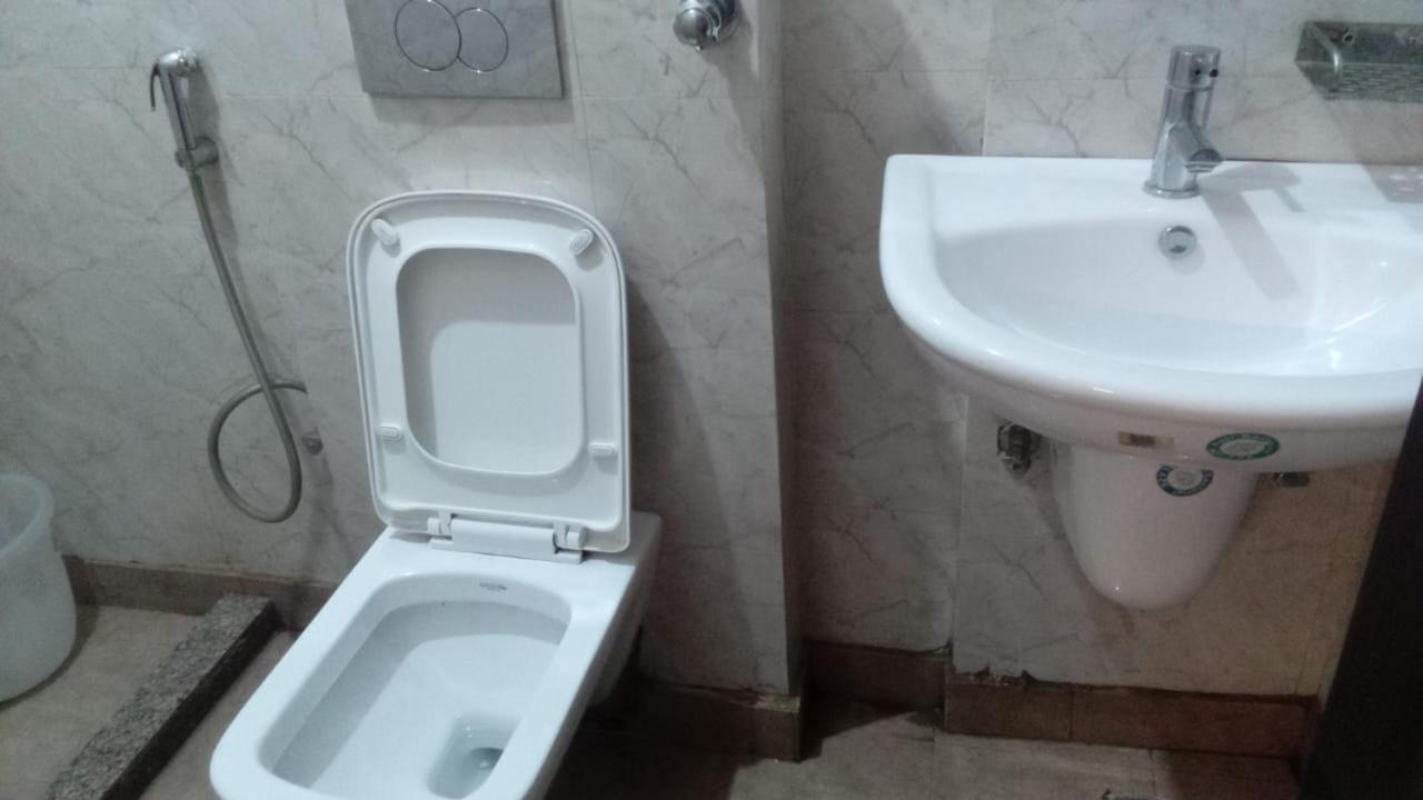 Hotel Classic Paradise At Airport * New Delhi