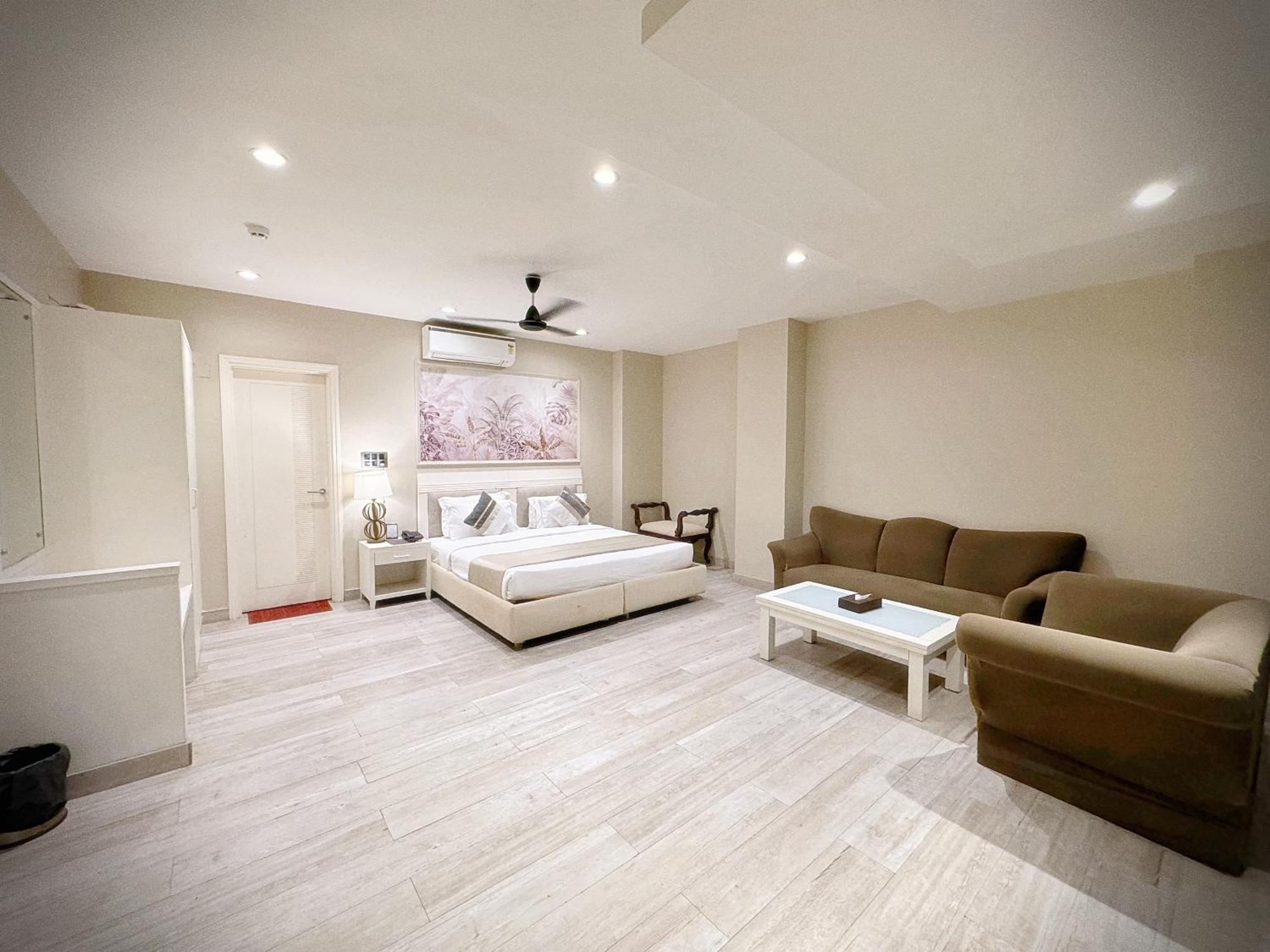Skon Boutique By Orion 3*