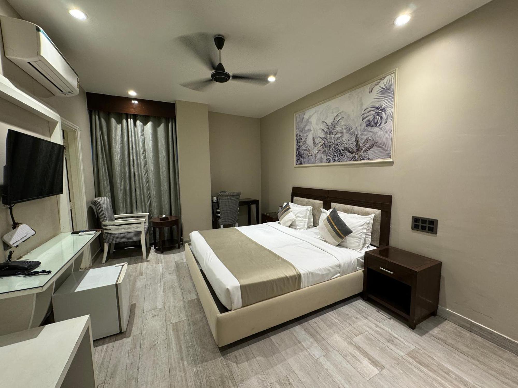 Skon Boutique By Orion 3*