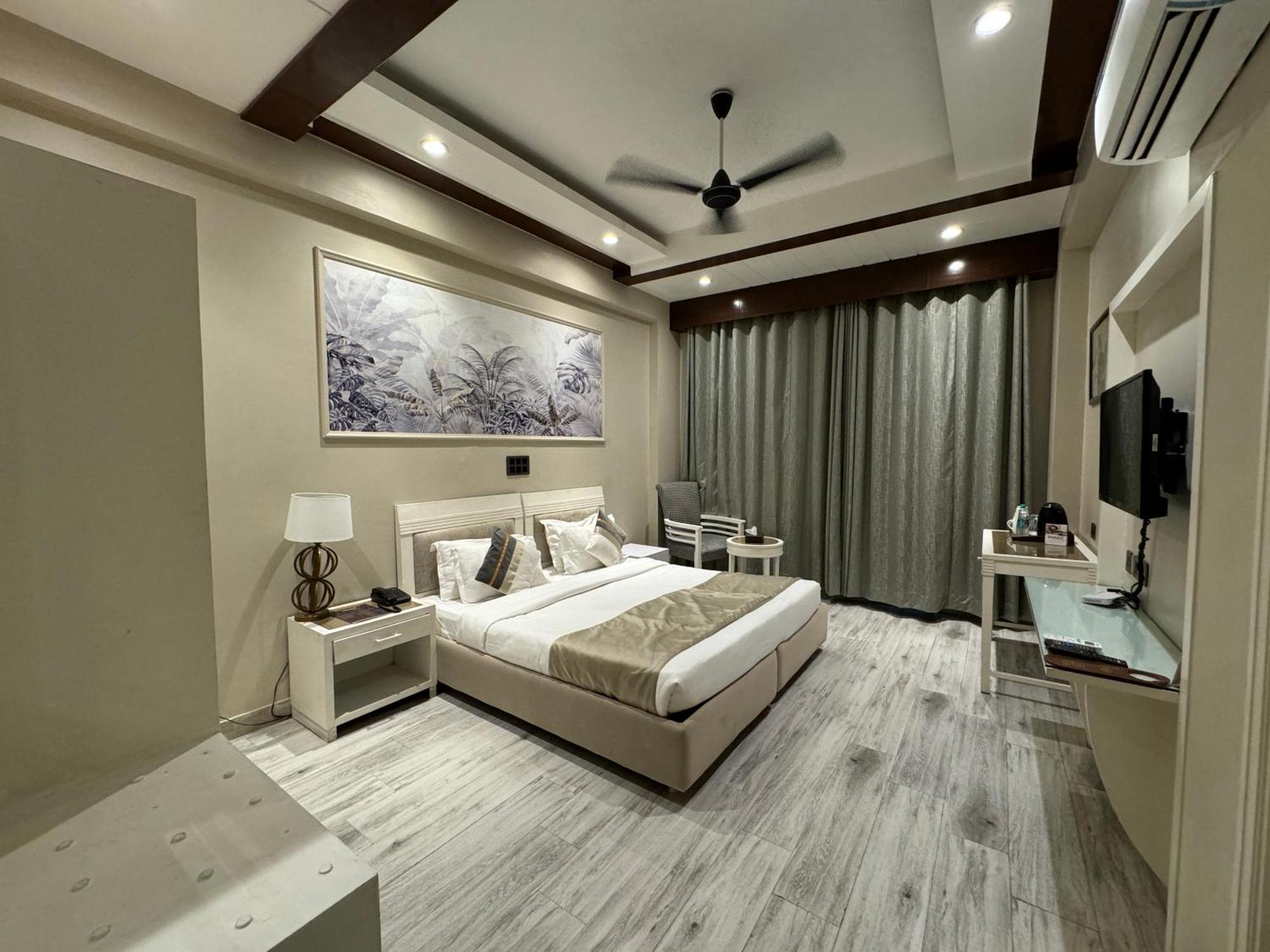 Skon Boutique By Orion