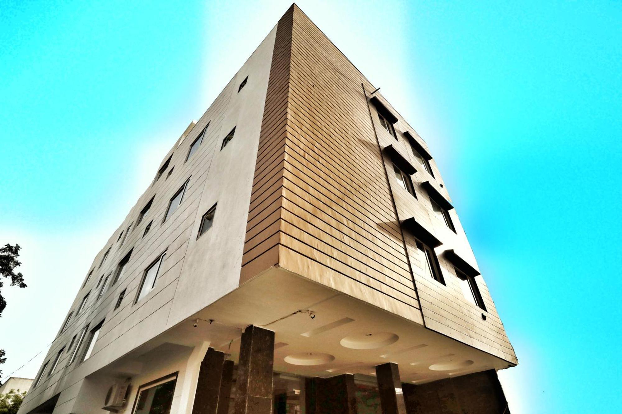 Guest house Airport Delhi Aerocity, 15 Mins Yashobhoomi New Delhi