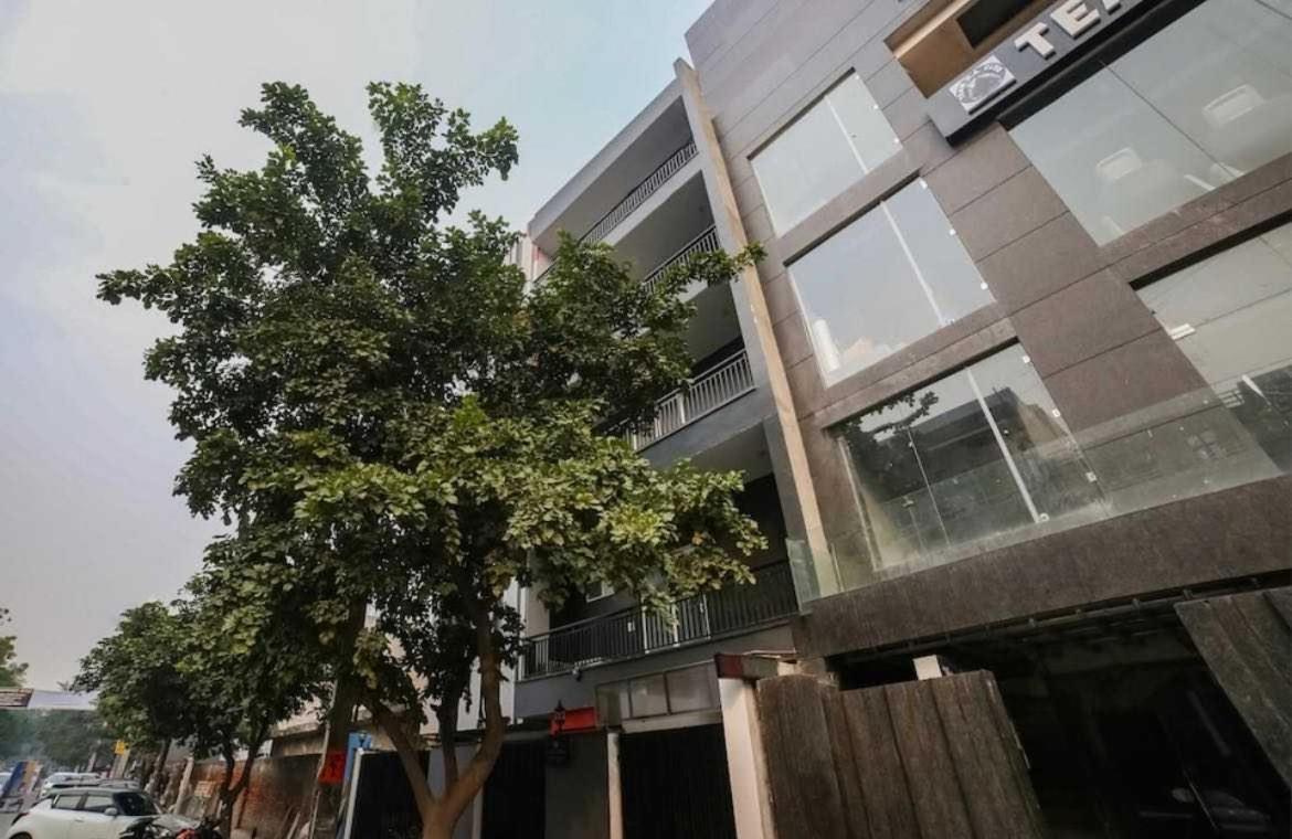 Collection O Kailash Enclave Delhi (National Capital Territory of India)