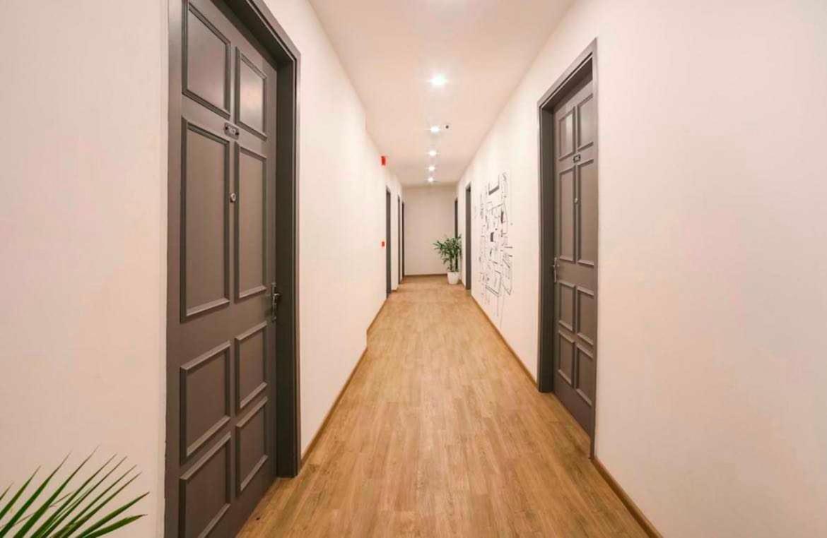 Collection O Kailash Enclave 4*
