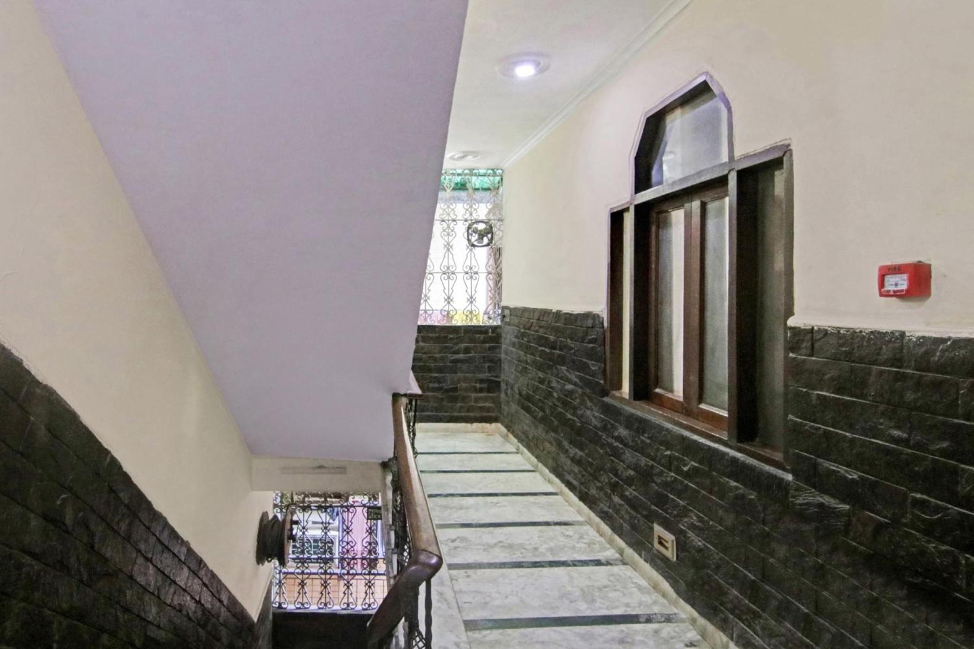 Hotel O Rak International New Delhi