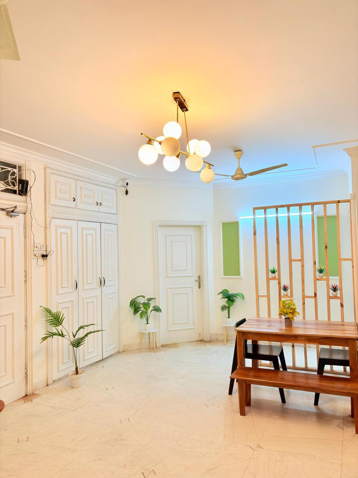 Gulmohar Residency, Hauz Khas New Delhi, Couple Friendly Hotel New Delhi