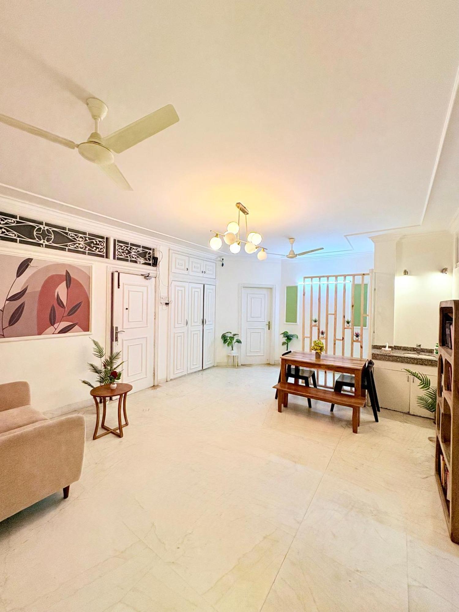 Gulmohar Residency, Hauz Khas New Delhi, Couple Friendly 3*