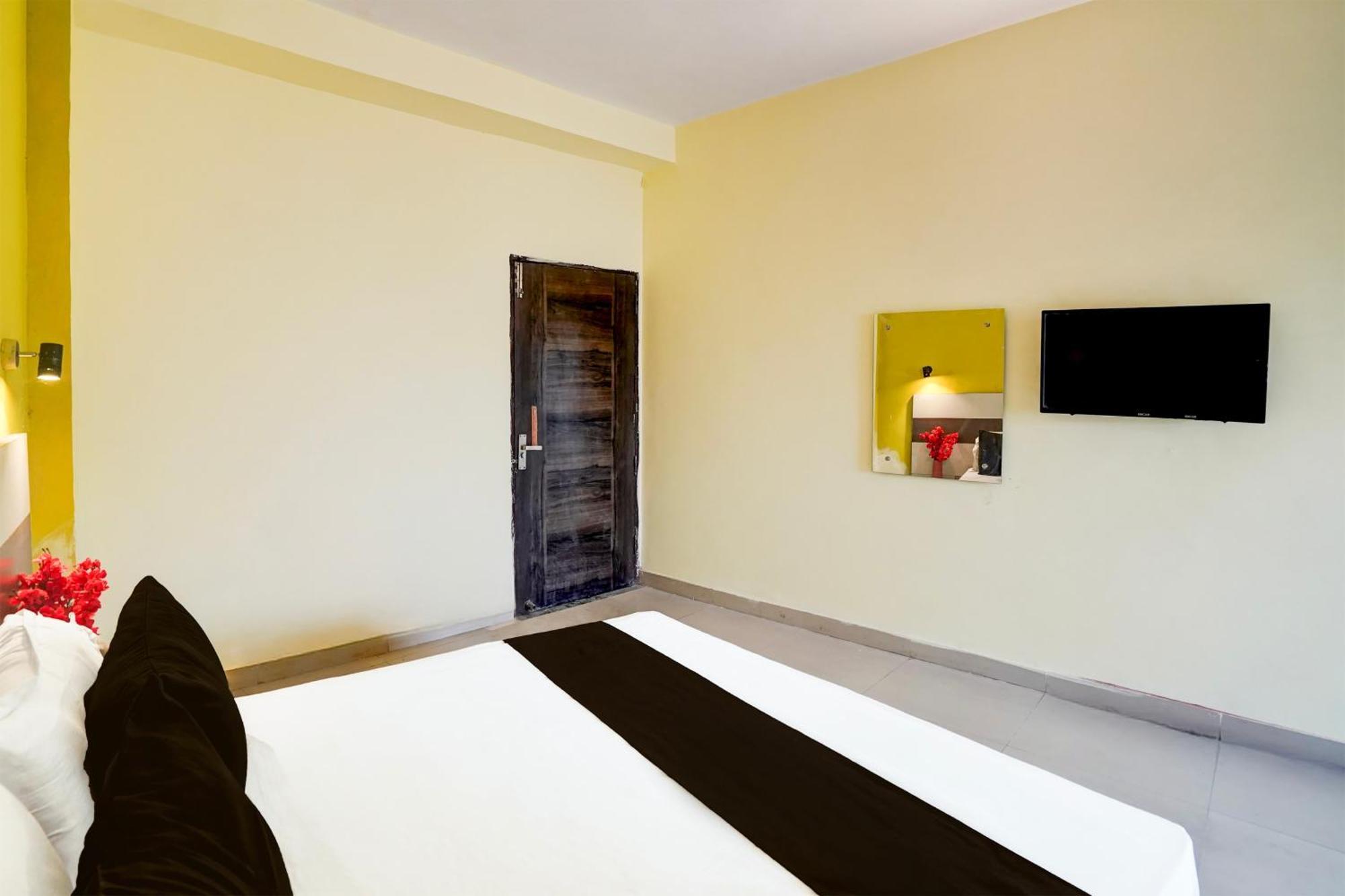 Hotel O Vishkarma Colony New Delhi