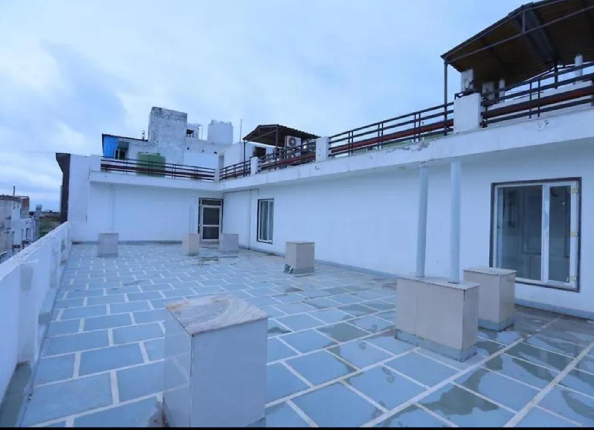 Hotel Stanley-Near Delhi Airport