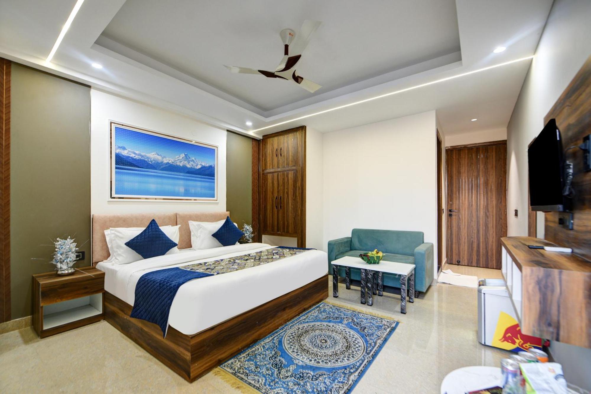 Hotel Dream World Near Delhi Airport