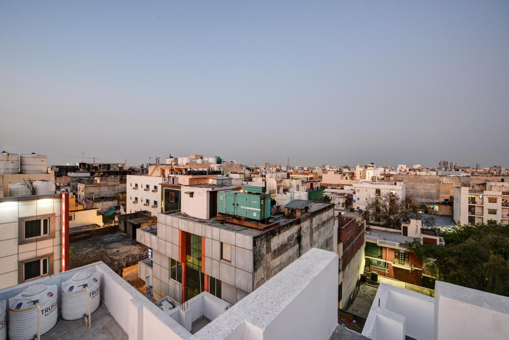 Dream World Near Delhi Airport Hotel 4*