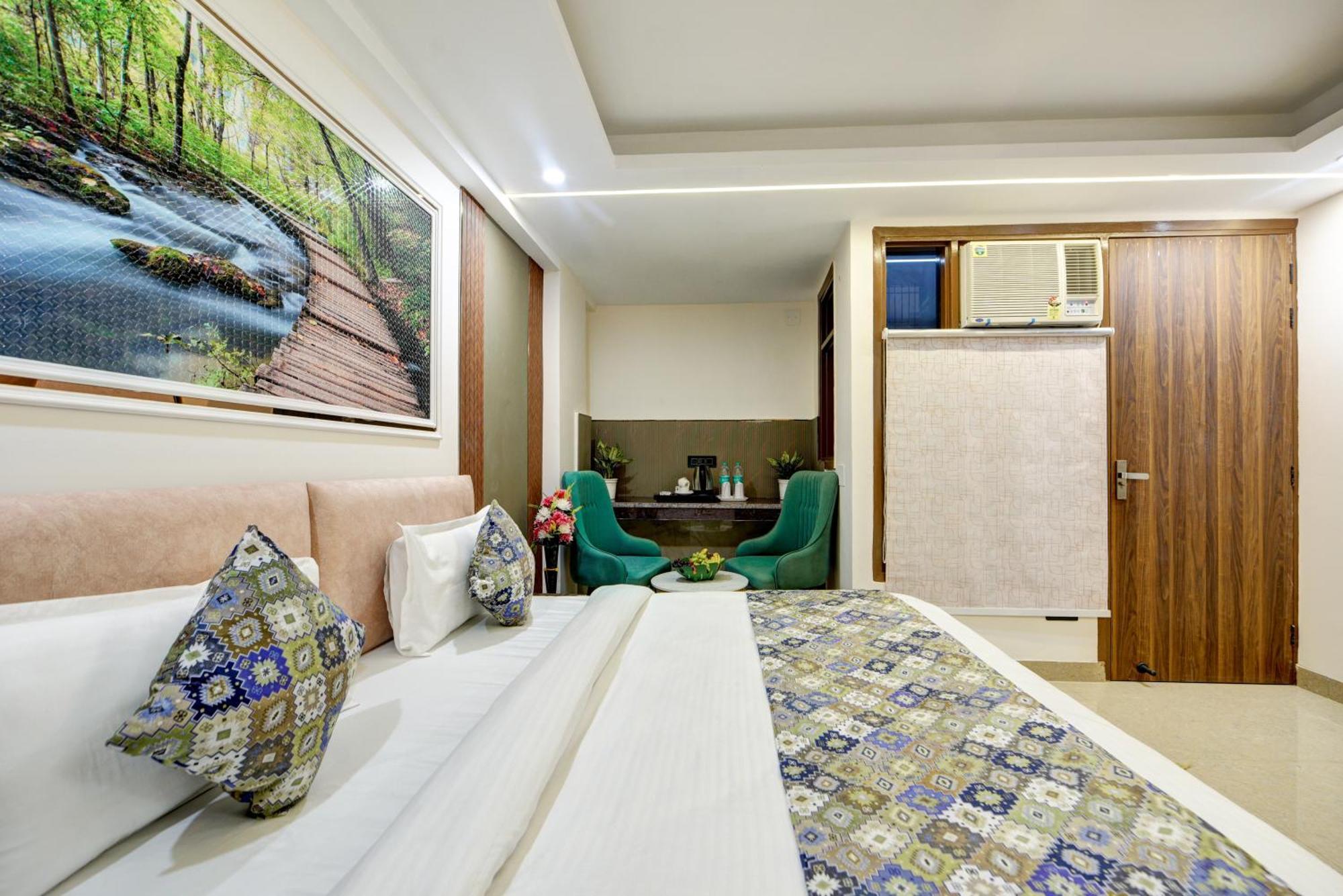 Hotel Dream World Near Delhi Airport
