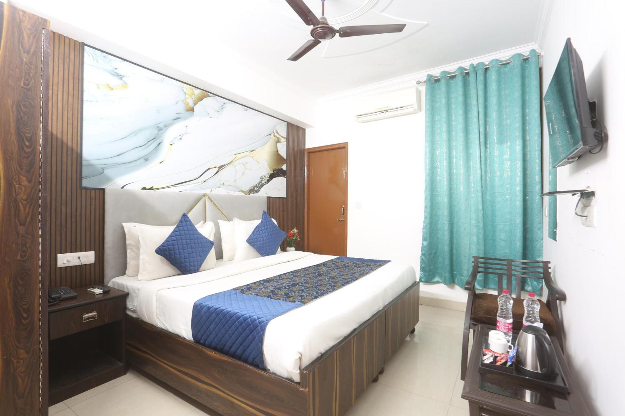 Hotel Vasudha -near Delhi Airport 3*