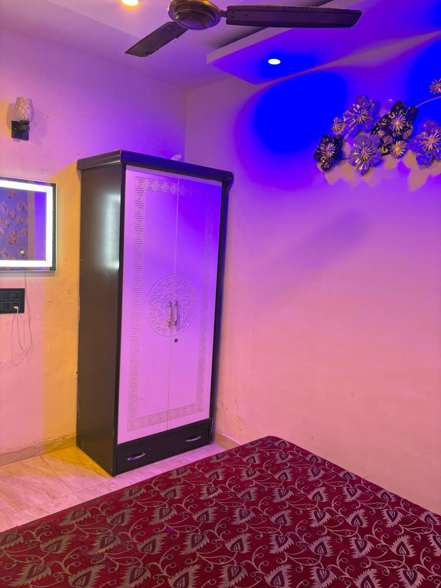 Private In Apartment