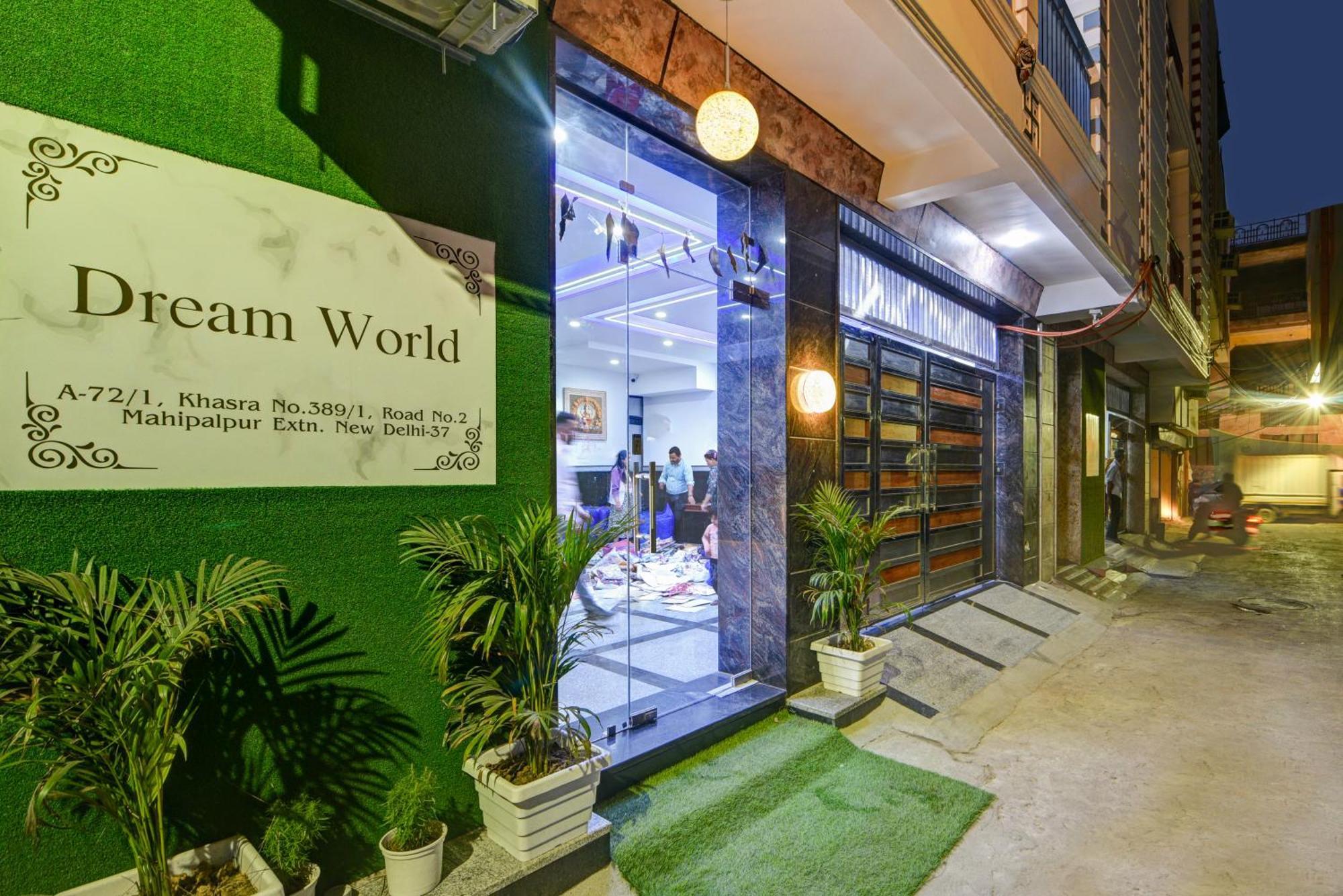 Dream World Near Delhi Airport Hotel