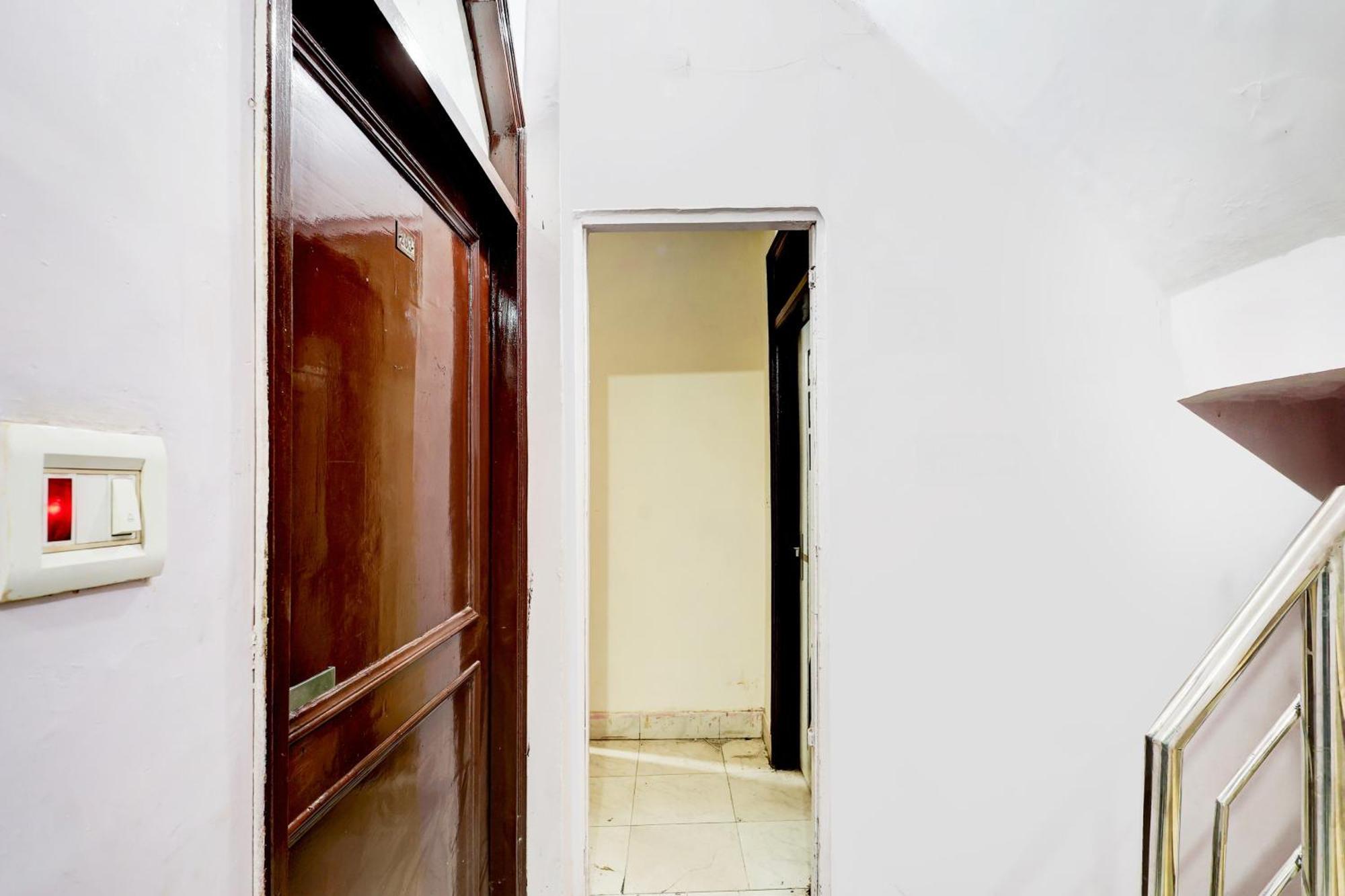 Super O Paharganj Chuna Mandi Near Railway Station Hotel *