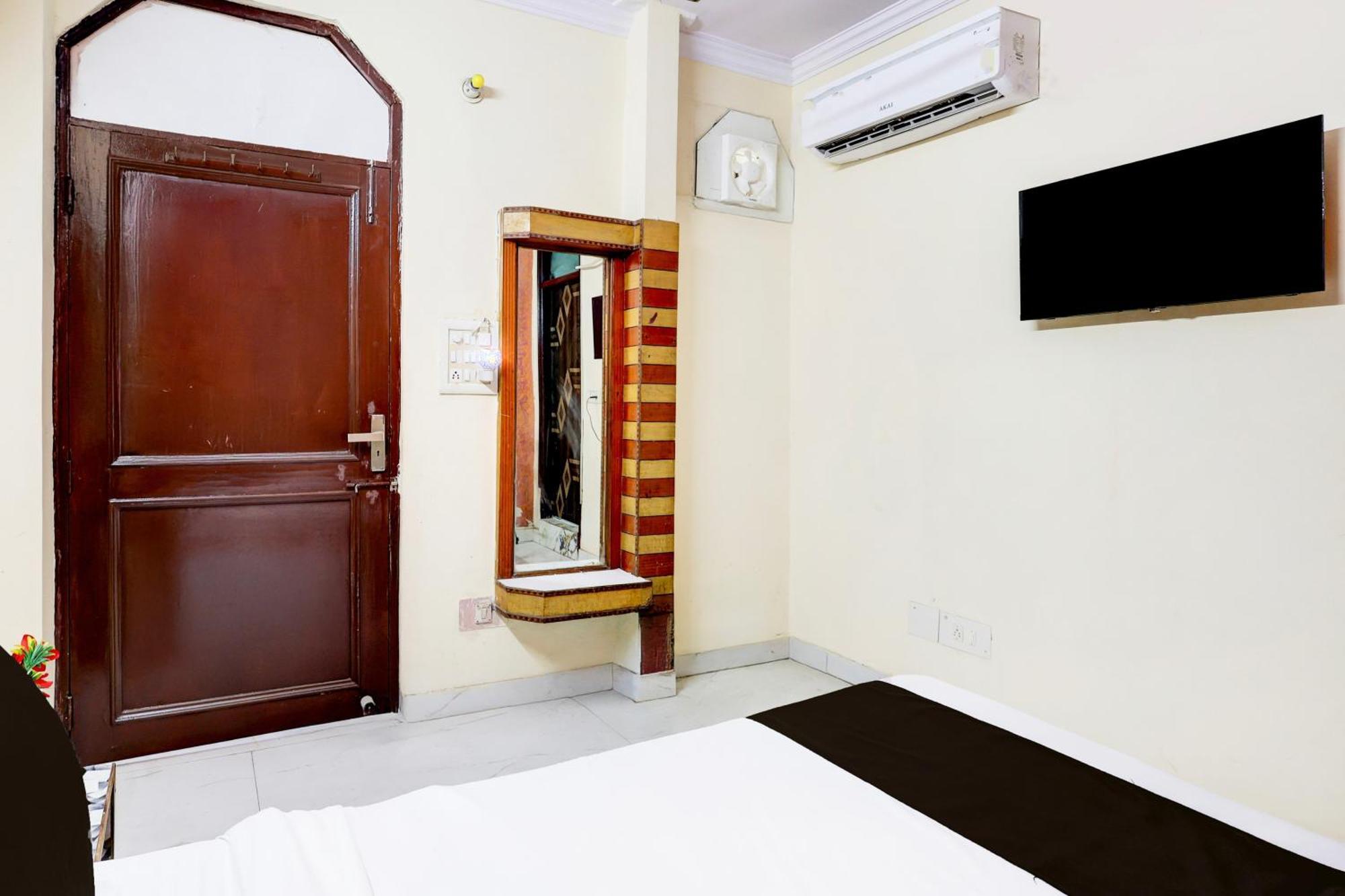 Super O Paharganj Chuna Mandi Near Railway Station Hotel