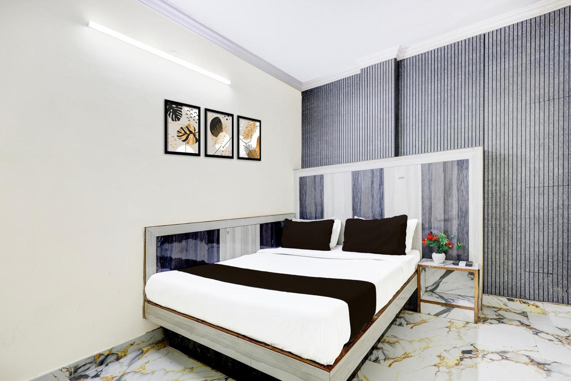 Super O Paharganj Chuna Mandi Near Railway Station Hotel