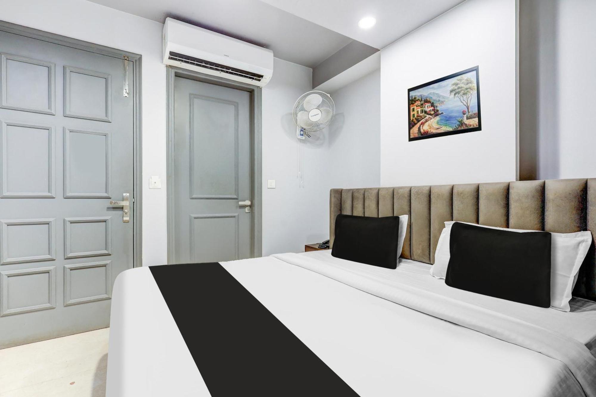 Super Collection O Shalimar Bagh Hotel