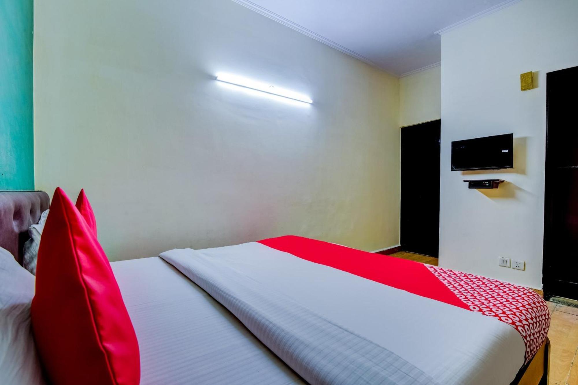 Fabhotel Darbar 3*
