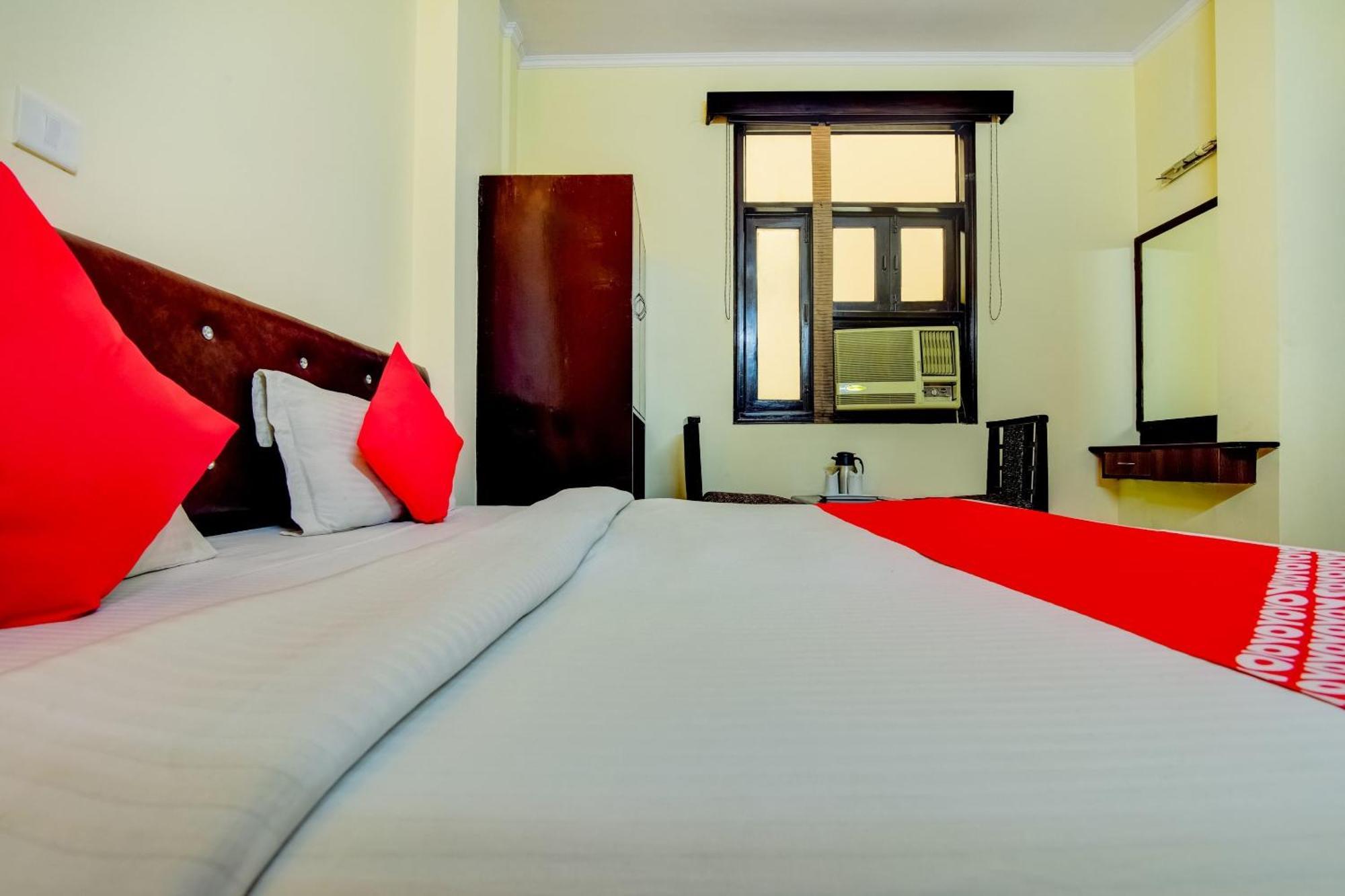 Hotel Fabhotel Darbar