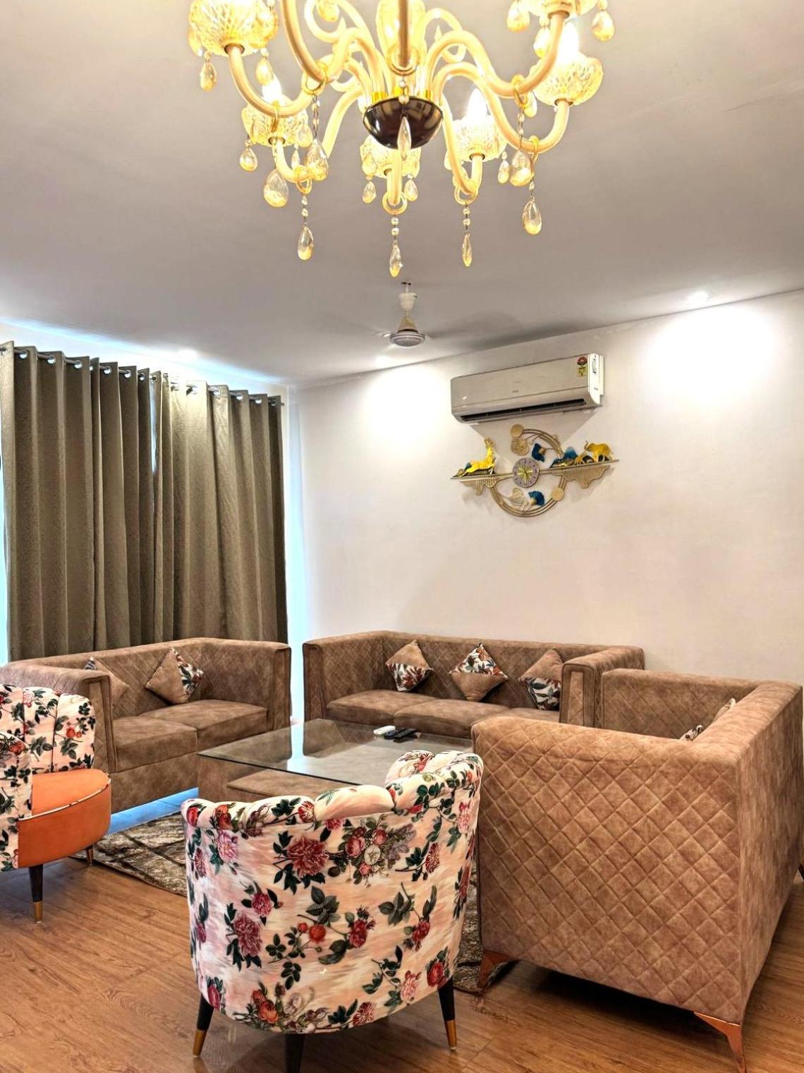 Fortune Service 2bhk ,e28 Saket 1a Apartment