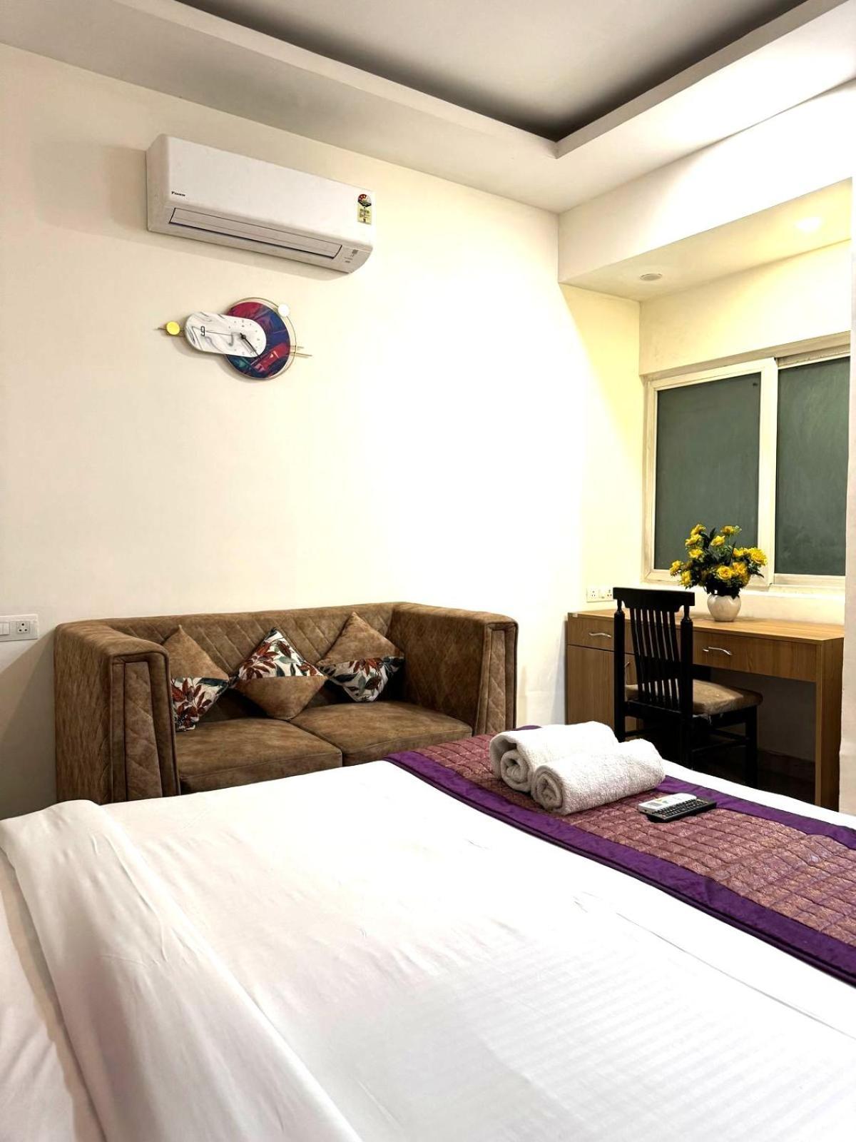 Apartment Fortune Service 2bhk ,e28 Saket 1a New Delhi