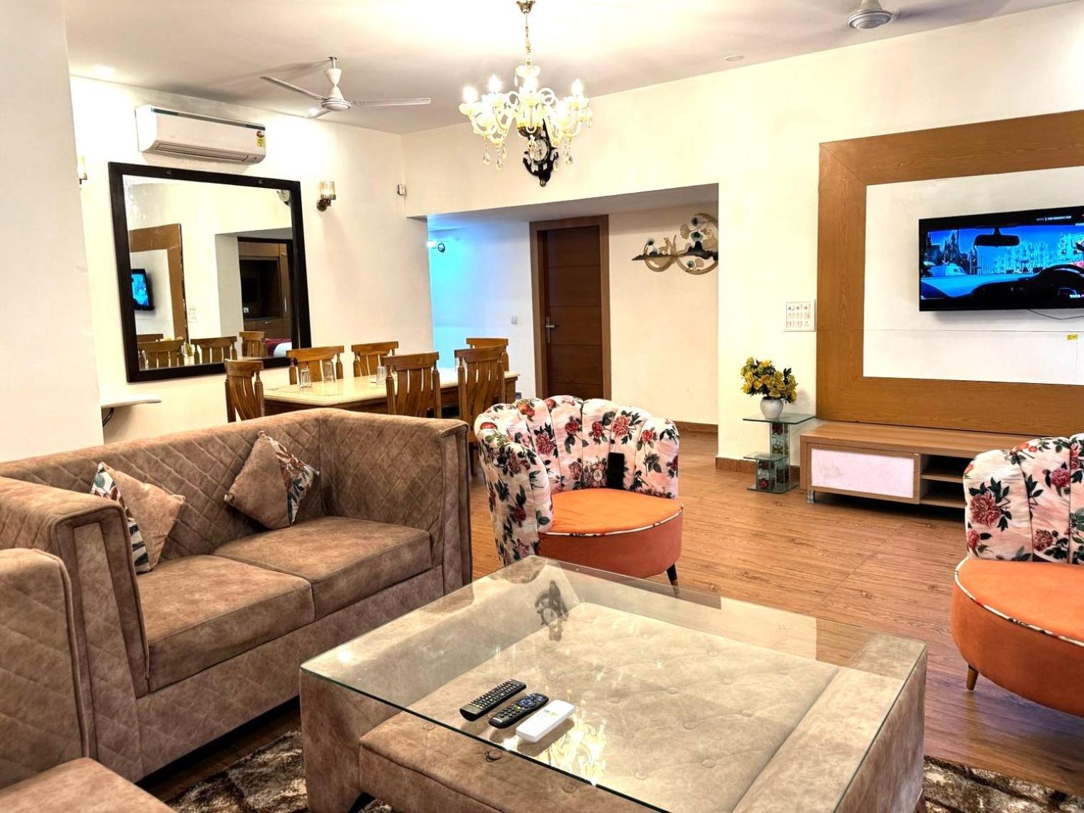 Fortune Service 2bhk ,e28 Saket 1a New Delhi