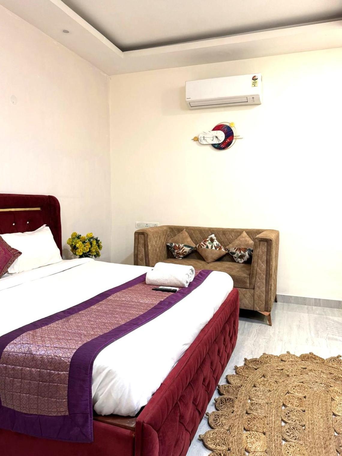 Fortune Service 2bhk ,e28 Saket 1a Apartment