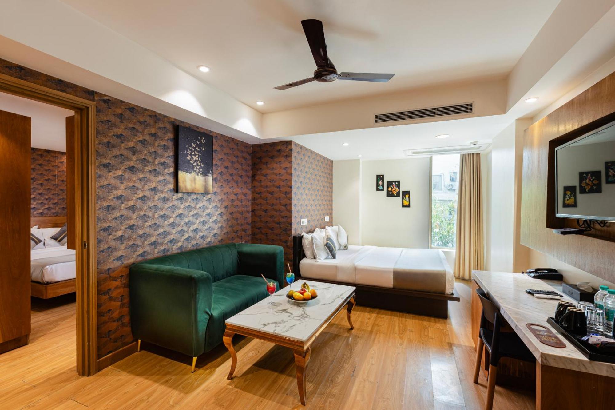 The Orion Plaza - Nehru Place Hotel 4*