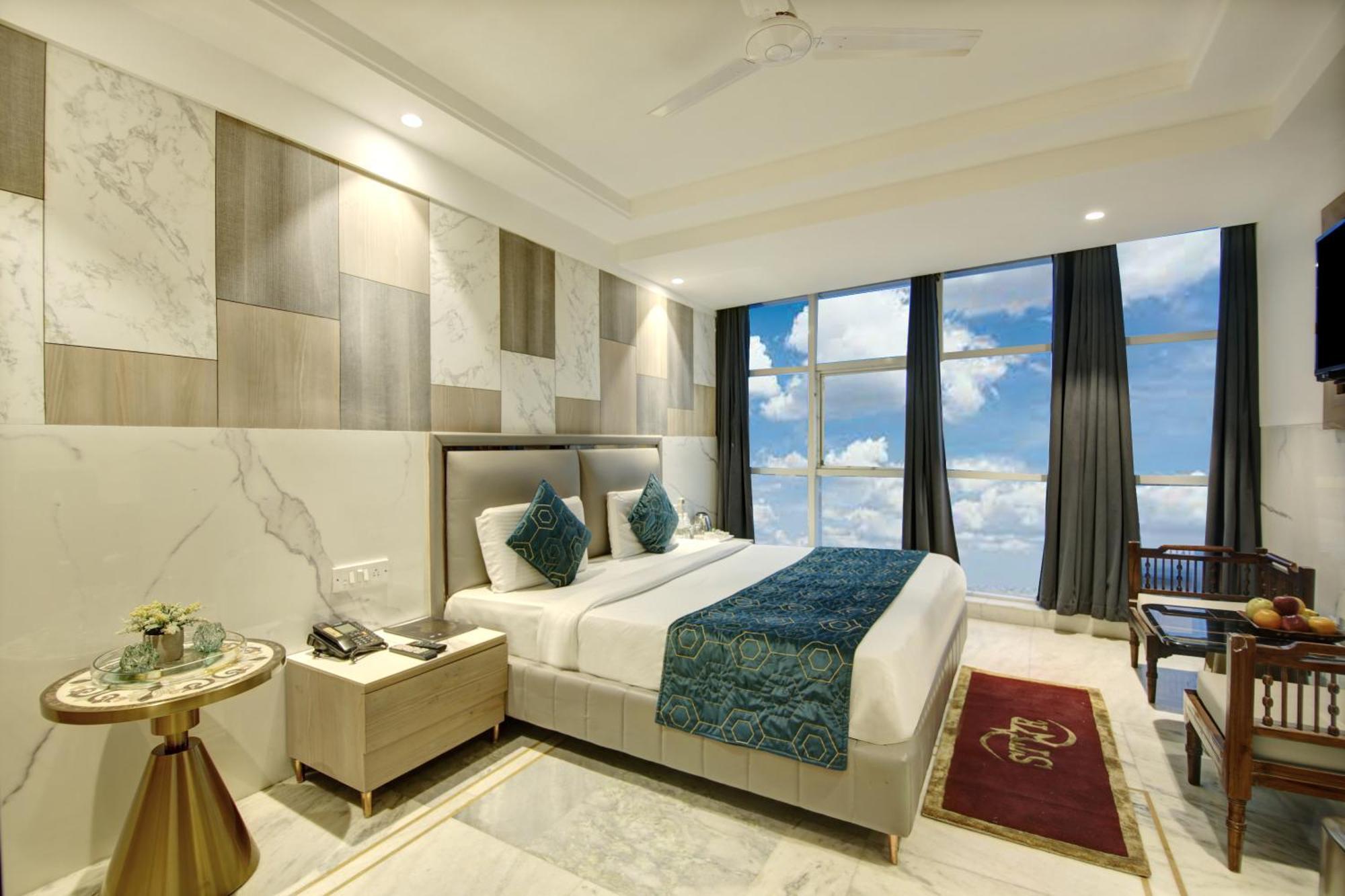 International By Star Group - Near Delhi Airport 3*