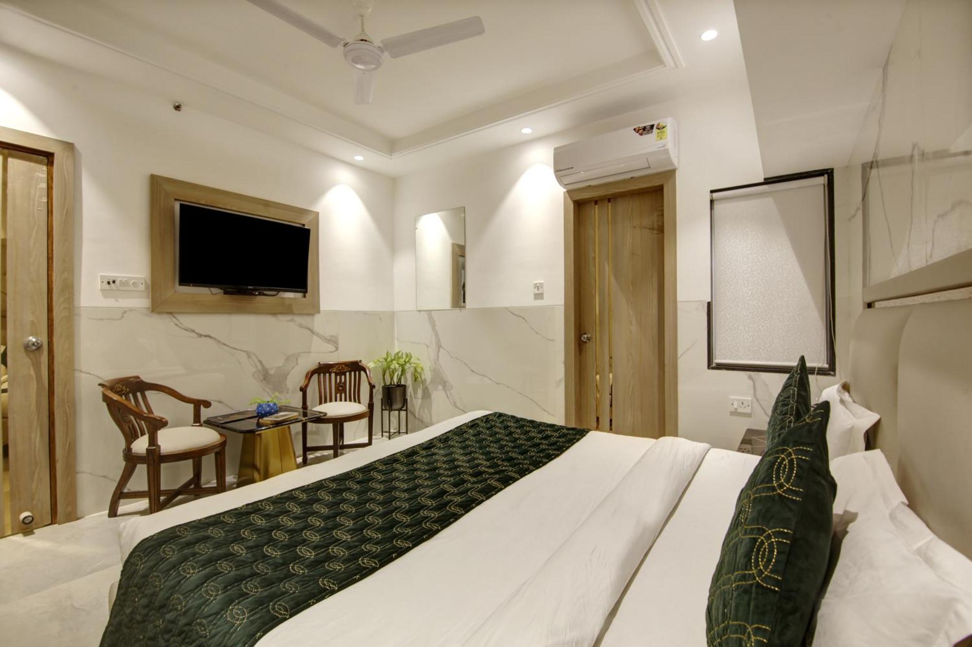 International By Star Group - Near Delhi Airport Hotel