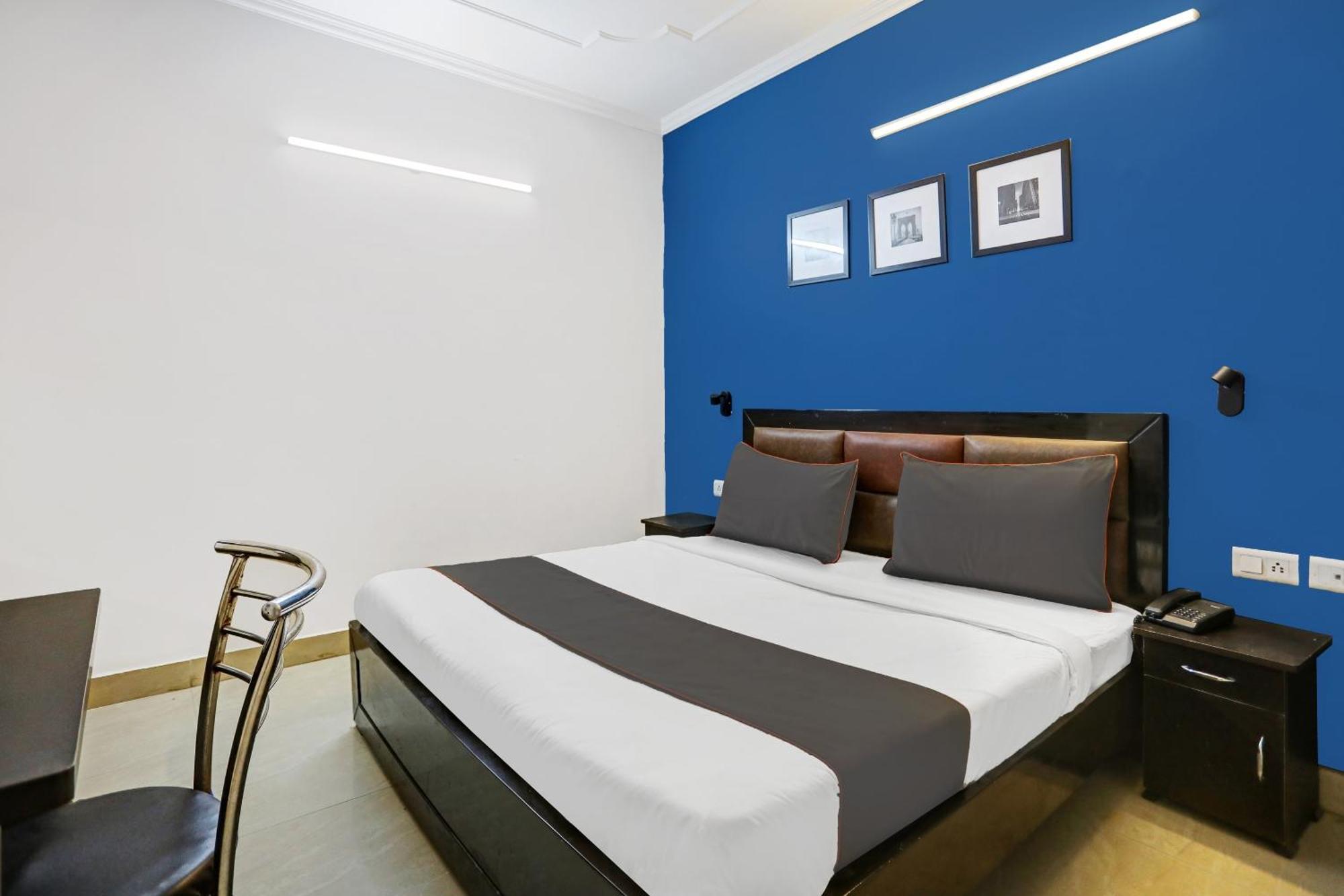Collection O Agniv Residency Near Saket Metro 4* New Delhi