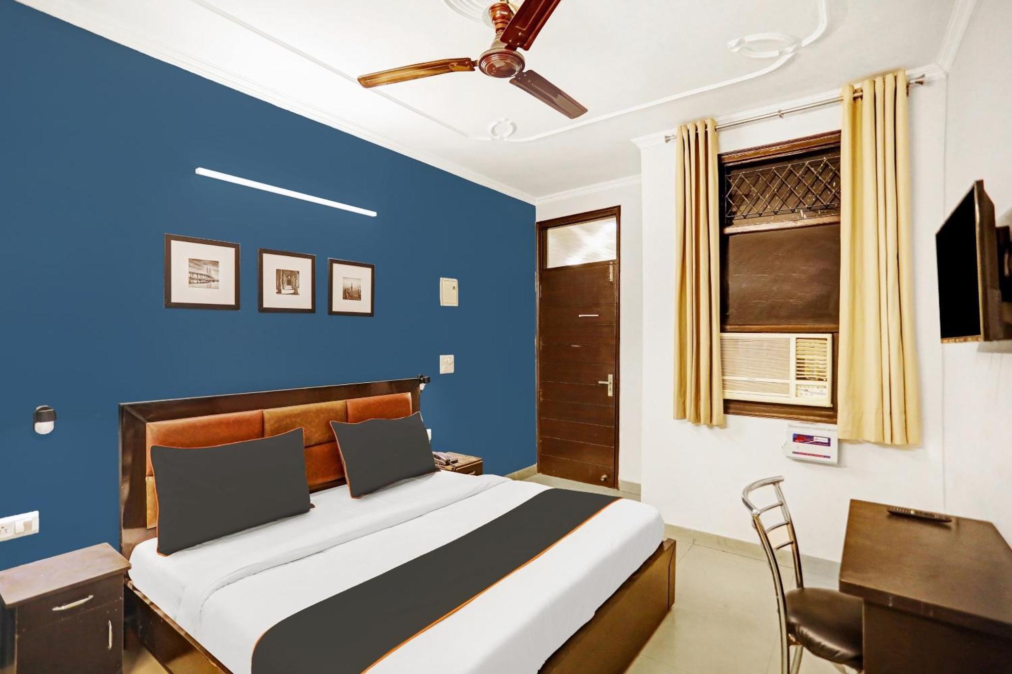 Hotel Collection O Agniv Residency Near Saket Metro 4*