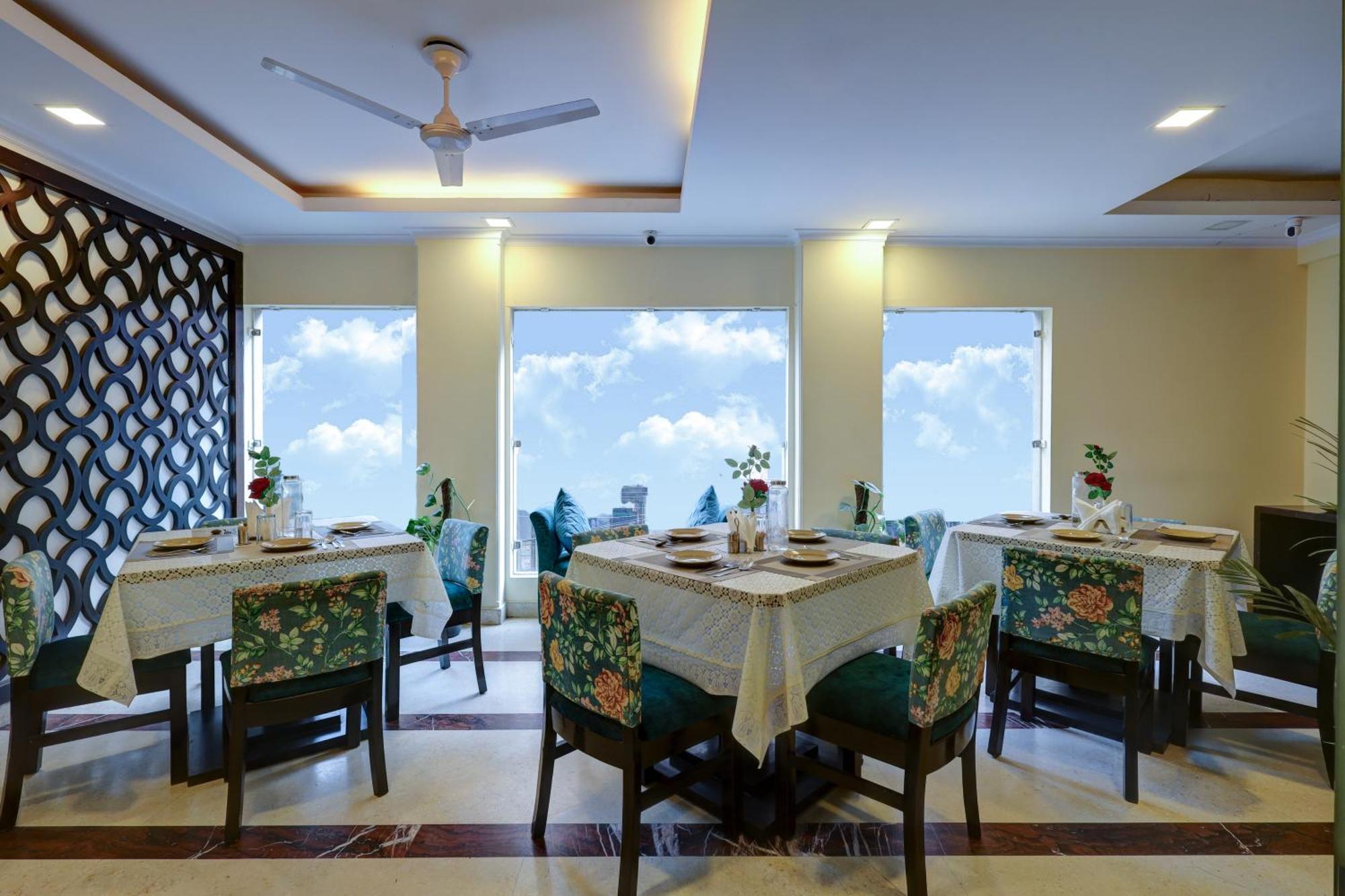 The Pearl- A Royal Residency Hotel 3*