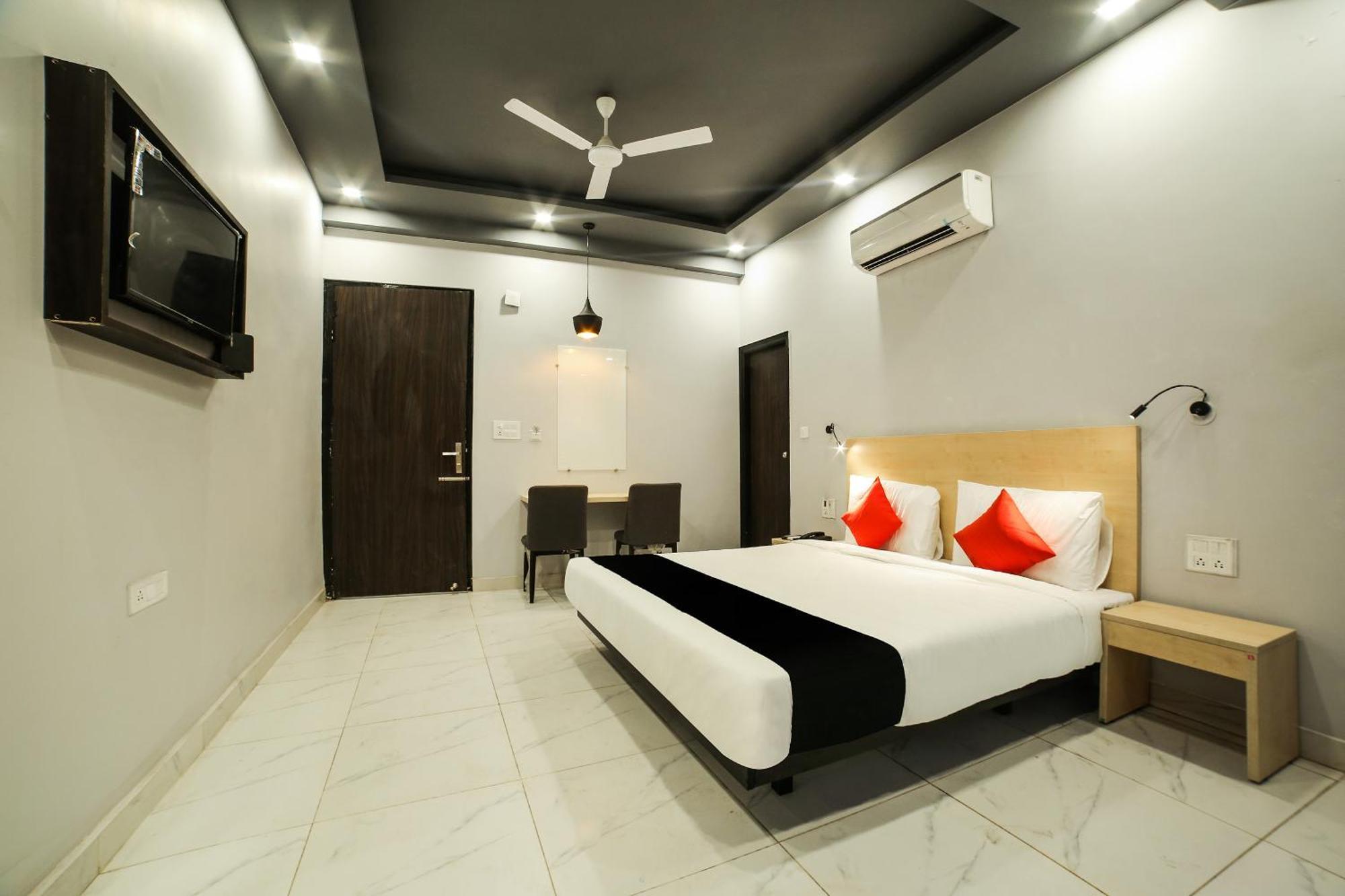 Hotel O Rohil Residency 3*