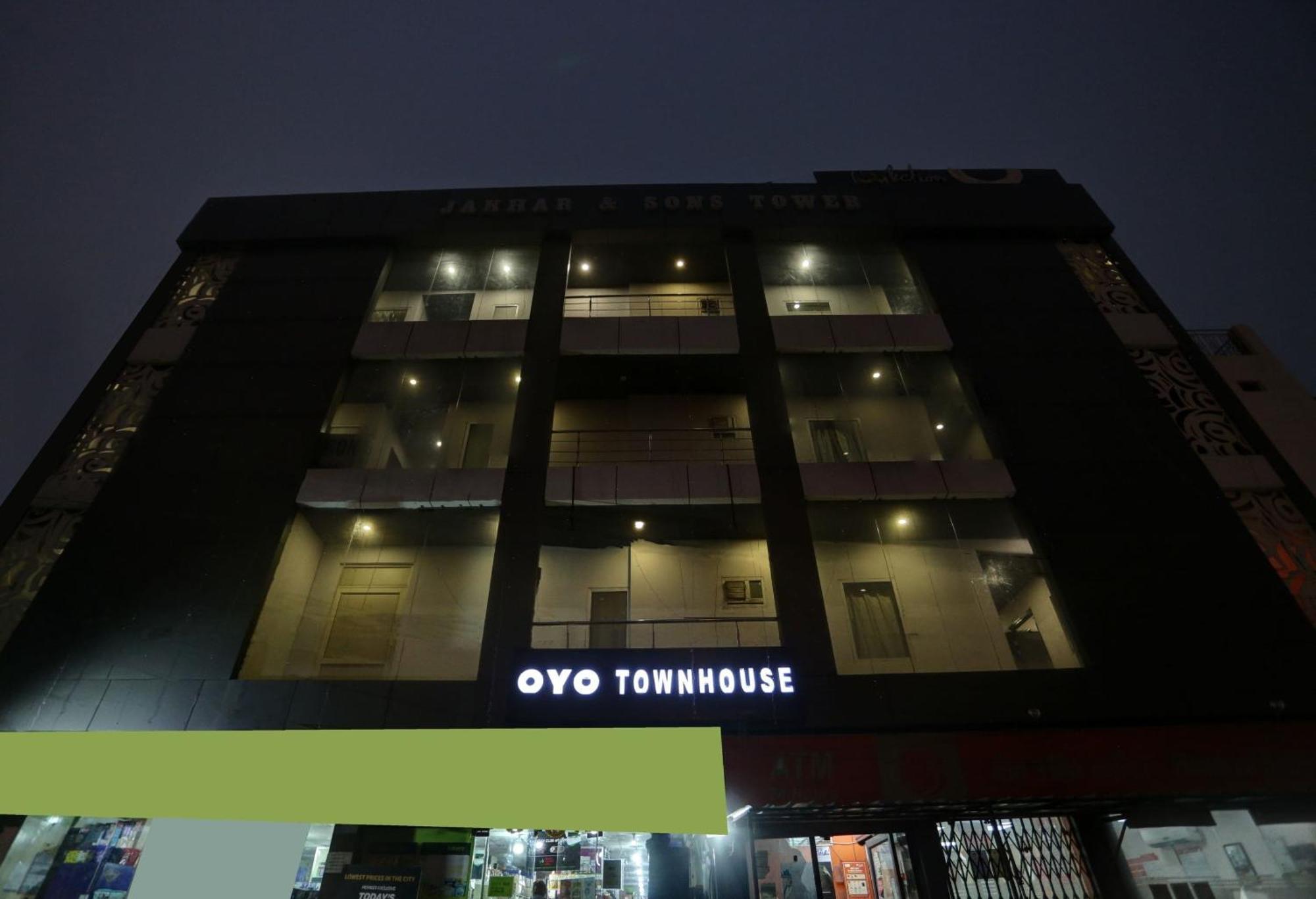 Hotel Townhouse Nangal Raya Pankha Road Nova Deli