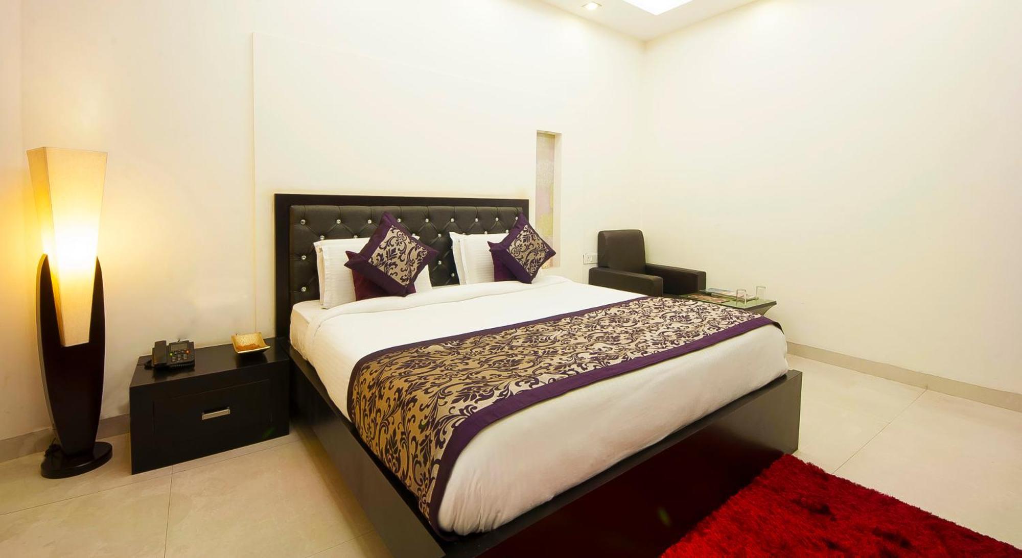Transit International- Aerocity Delhi Airport Hotel 3*