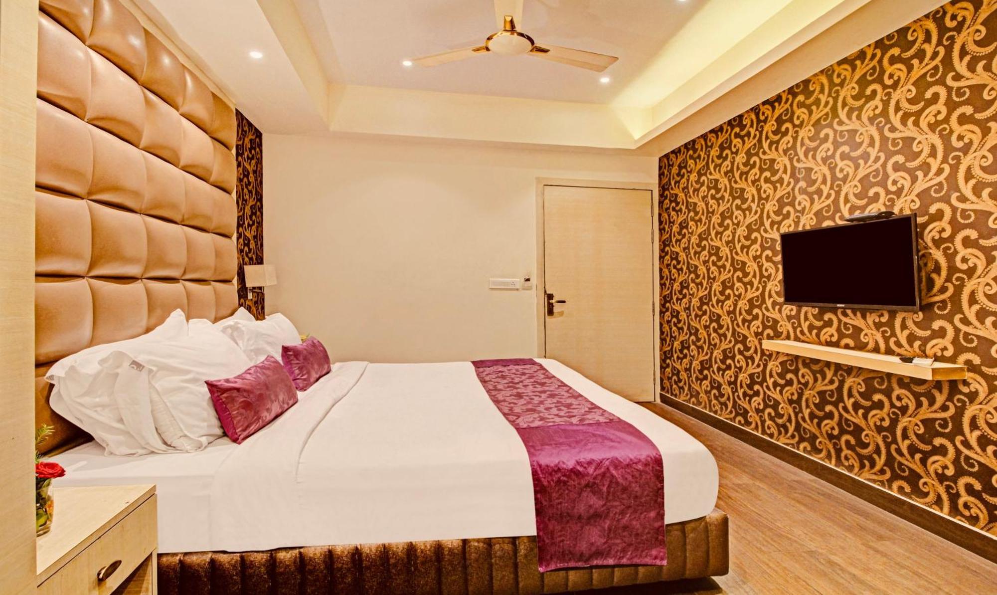 Hotel Tavish Near Delhi Airport