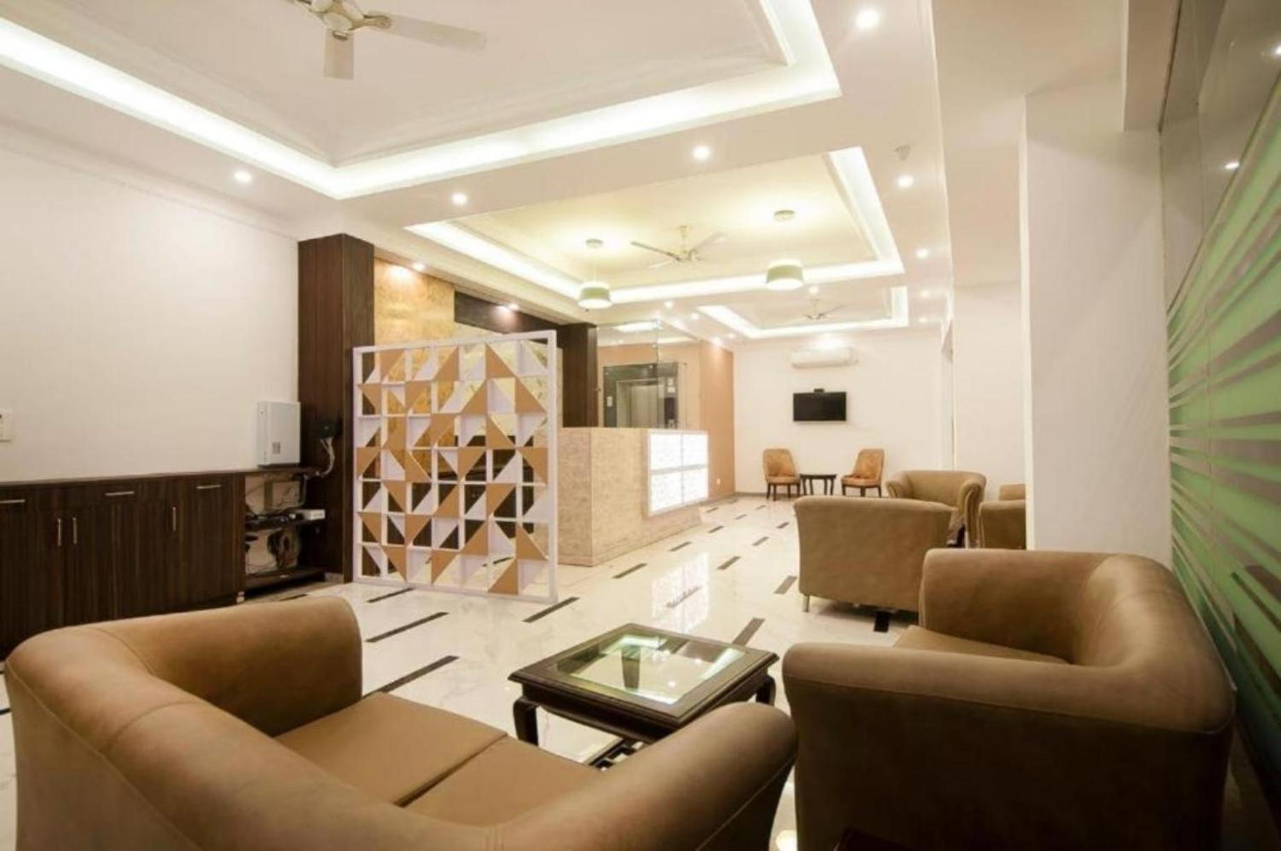 Hotel Hotel The Almora By Rs Global Near By Delhi International Airport With - Free Airport Drop Nova Deli