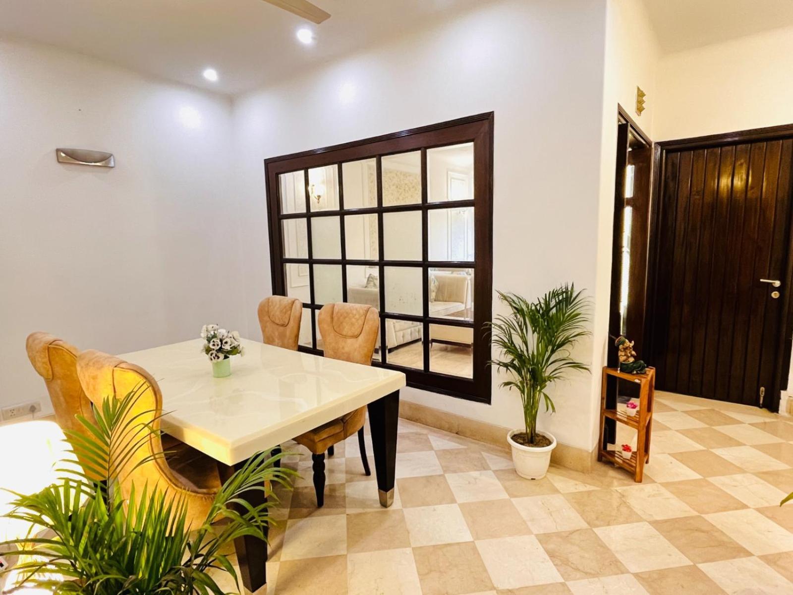 Hotel Abode Residency Near Embassy Delhi Safdarjung Enclave