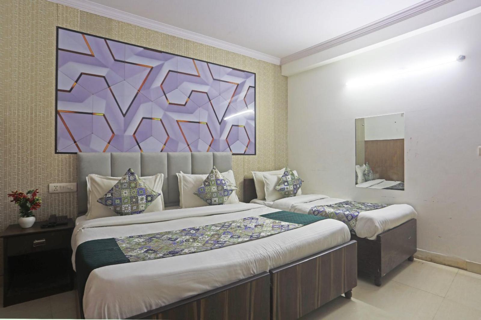 Happy Plaza- Near Delhi International Airport Pkicup Free 3*