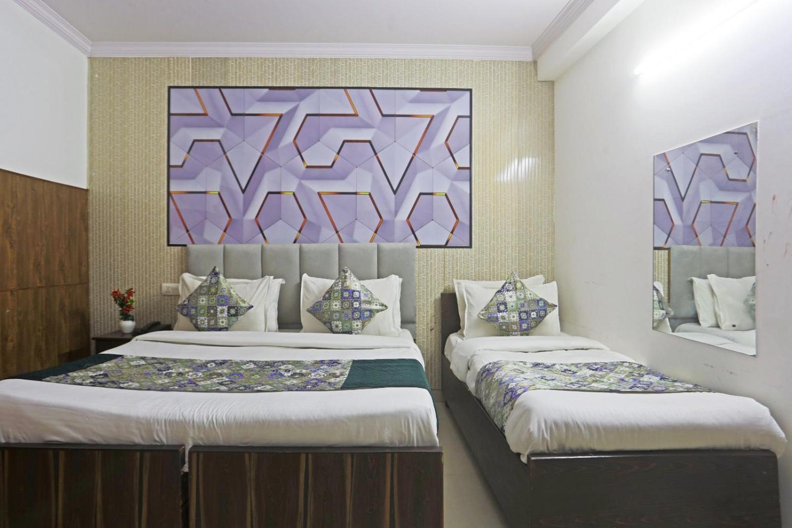 Hotel Happy Plaza- Near Delhi International Airport Pkicup Free 3*