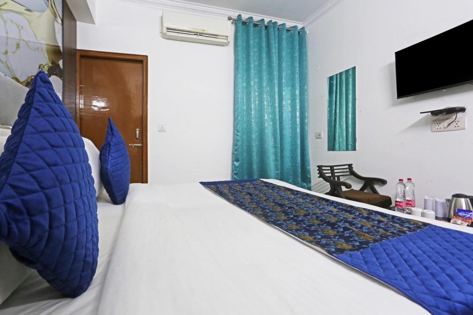 Happy Plaza- Near Delhi International Airport Pkicup Free 3*