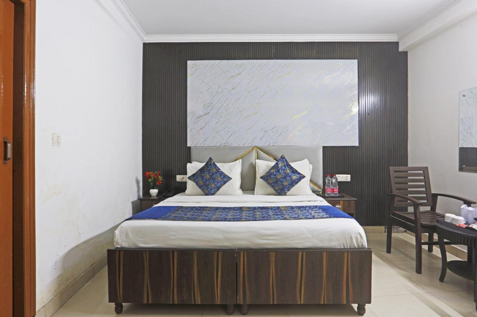 Happy Plaza- Near Delhi International Airport Pkicup Free
