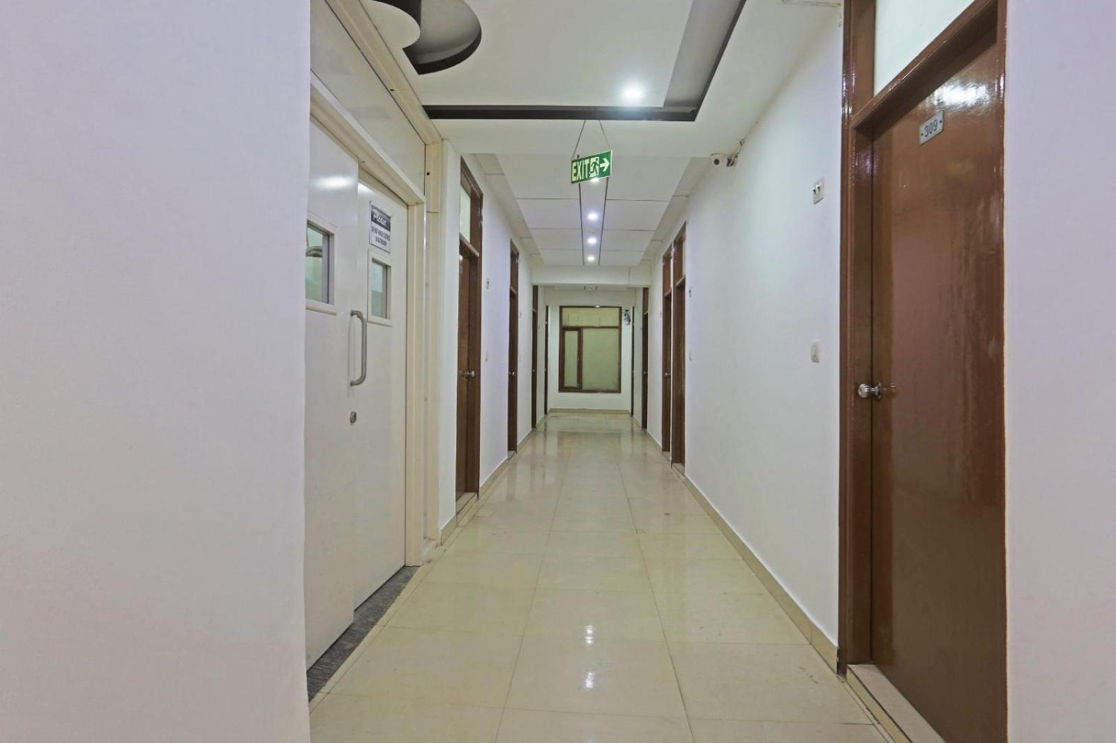 Happy Plaza- Near Delhi International Airport Pkicup Free 3*
