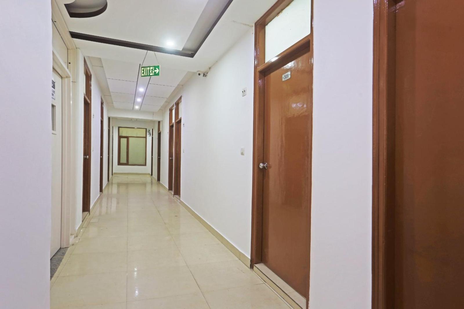 Happy Plaza- Near Delhi International Airport Pkicup Free Hotel New Delhi